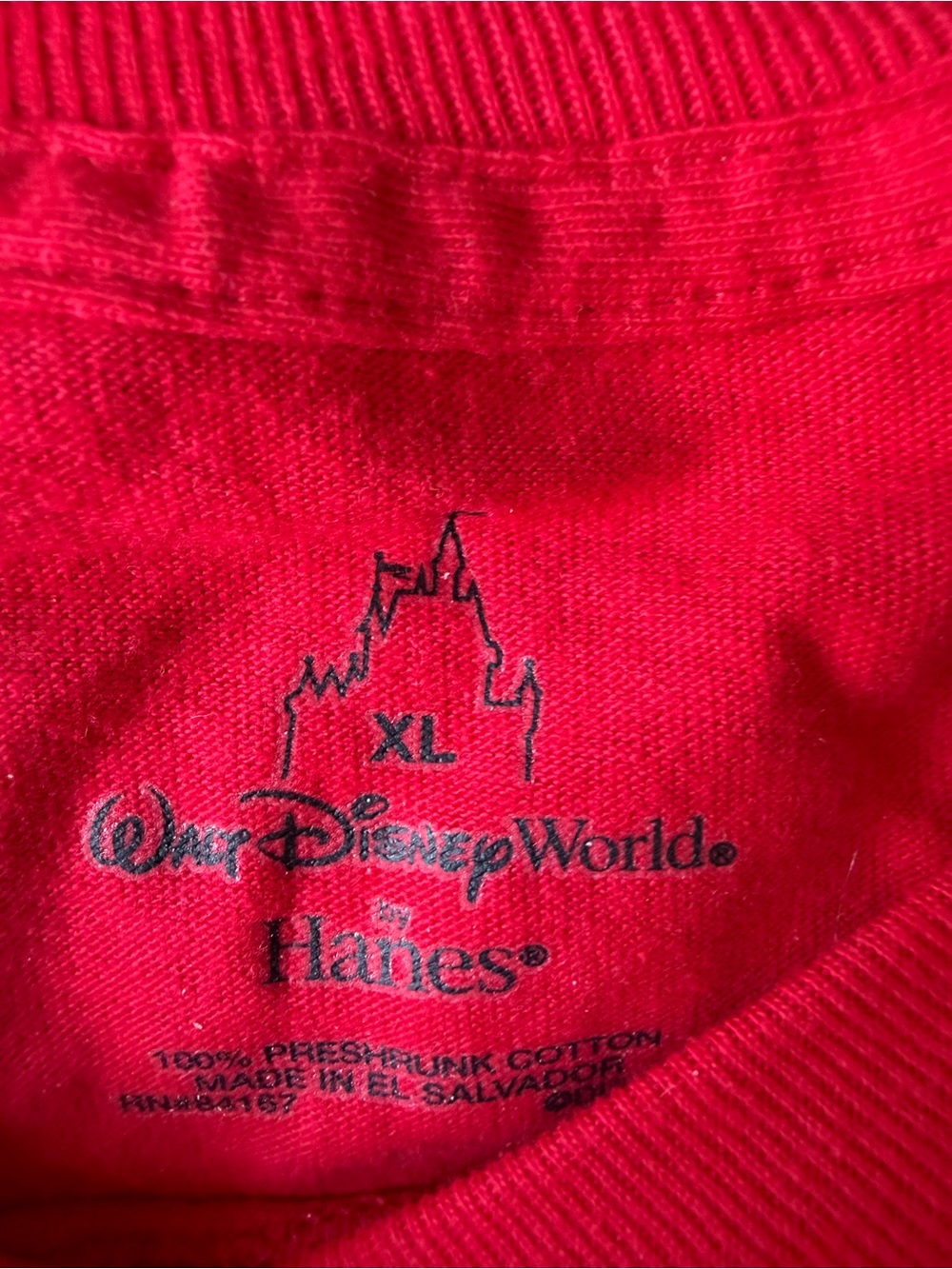 Disney World Winnie the Pooh& Friends  Red Graphic T-Shirt XL - Picture 2 of 3